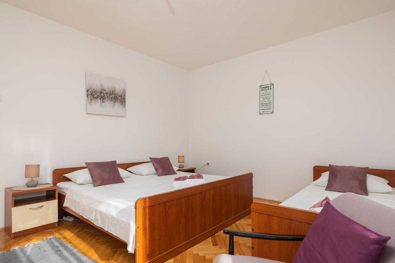 Apartment Beba Дуги Рат Екстериор снимка