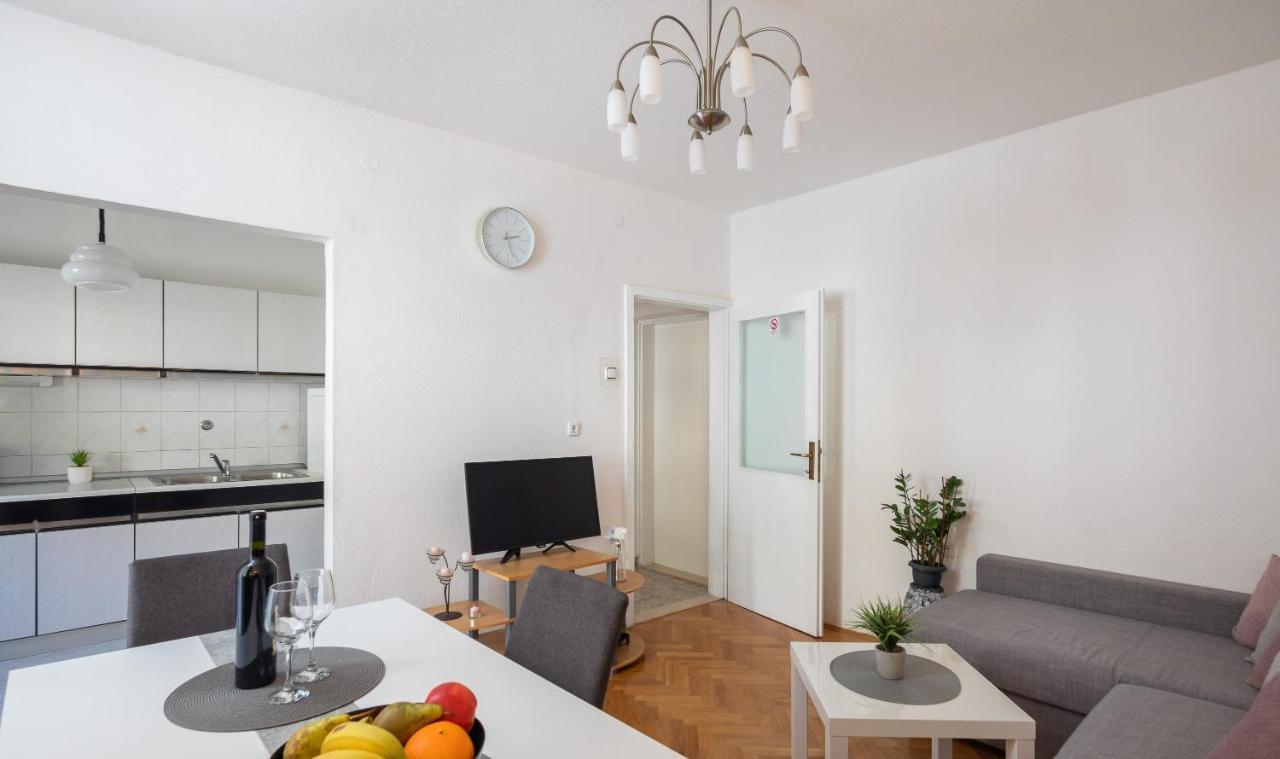 Apartment Beba Дуги Рат Екстериор снимка