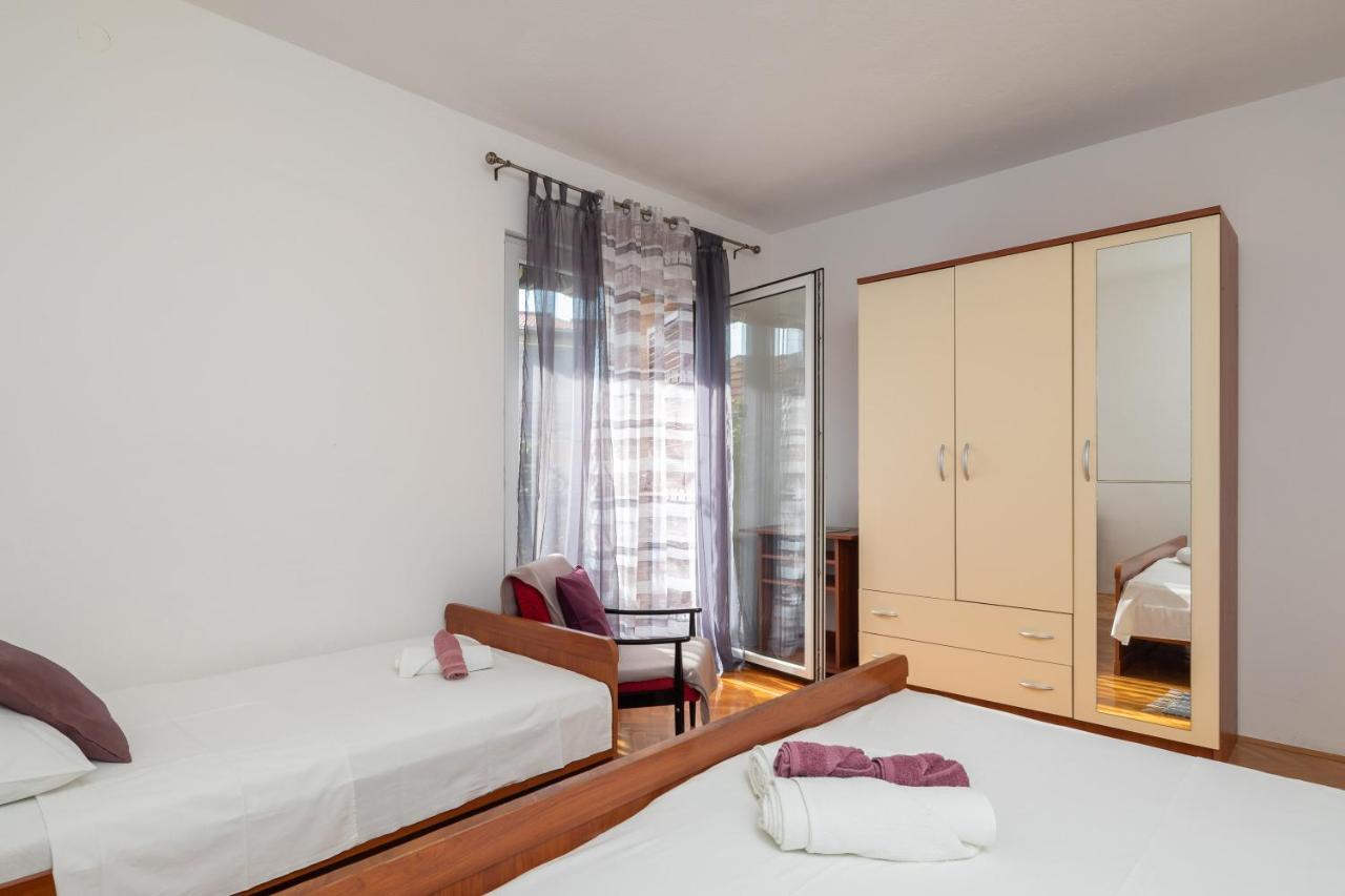 Apartment Beba Дуги Рат Екстериор снимка
