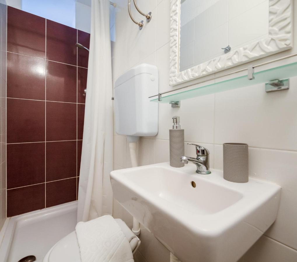 Apartment Beba Дуги Рат Екстериор снимка