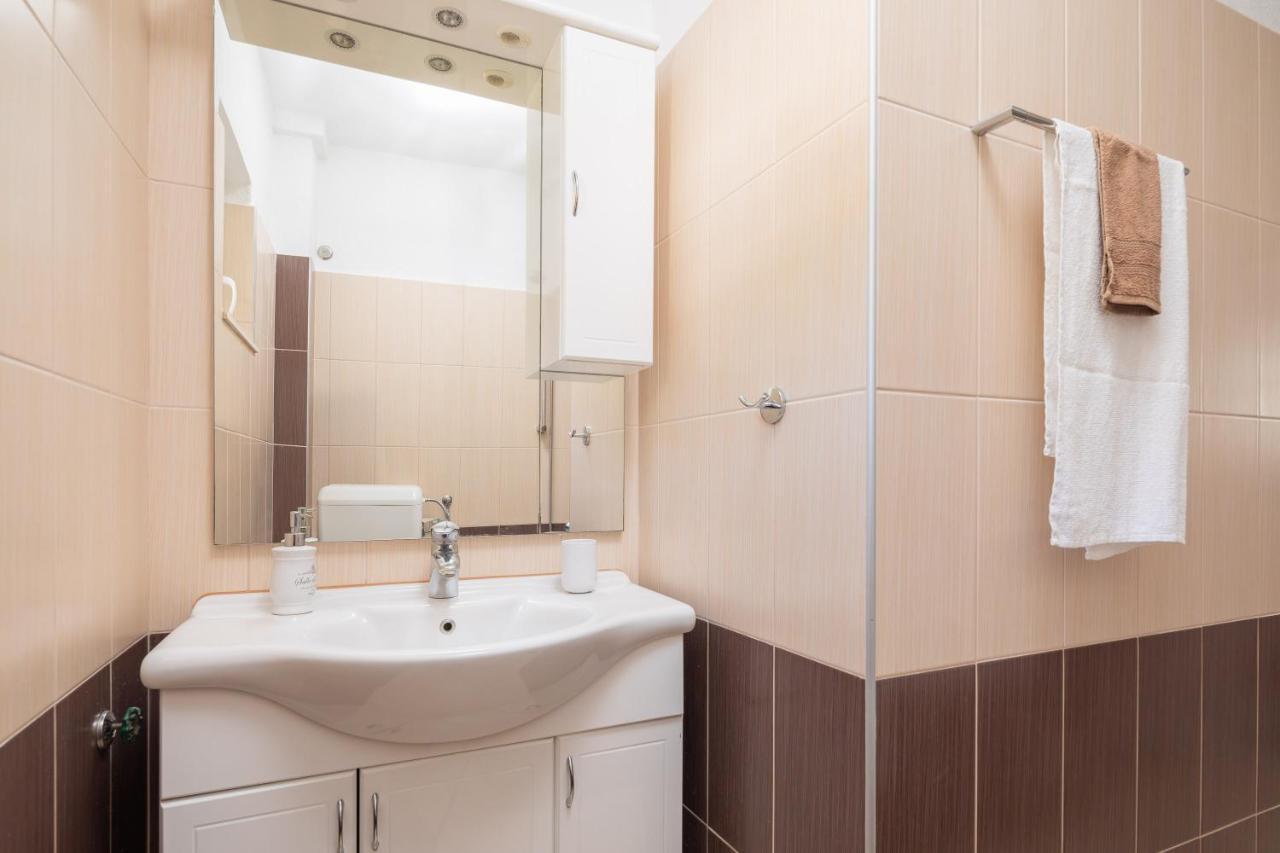 Apartment Beba Дуги Рат Екстериор снимка