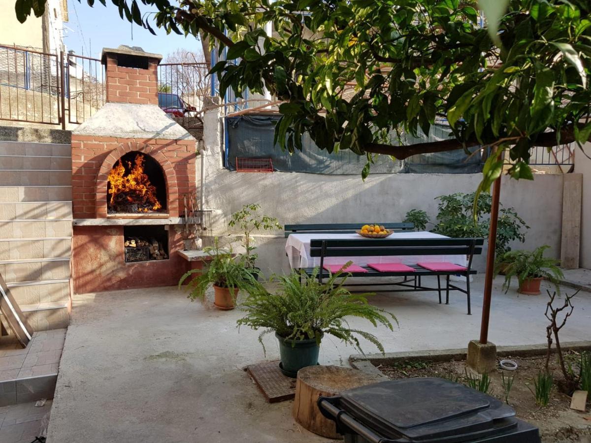Apartment Beba Дуги Рат Екстериор снимка